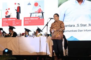 Menkominfo Rudiantara Saat Menyampaikan Orasi Ilmiahnya